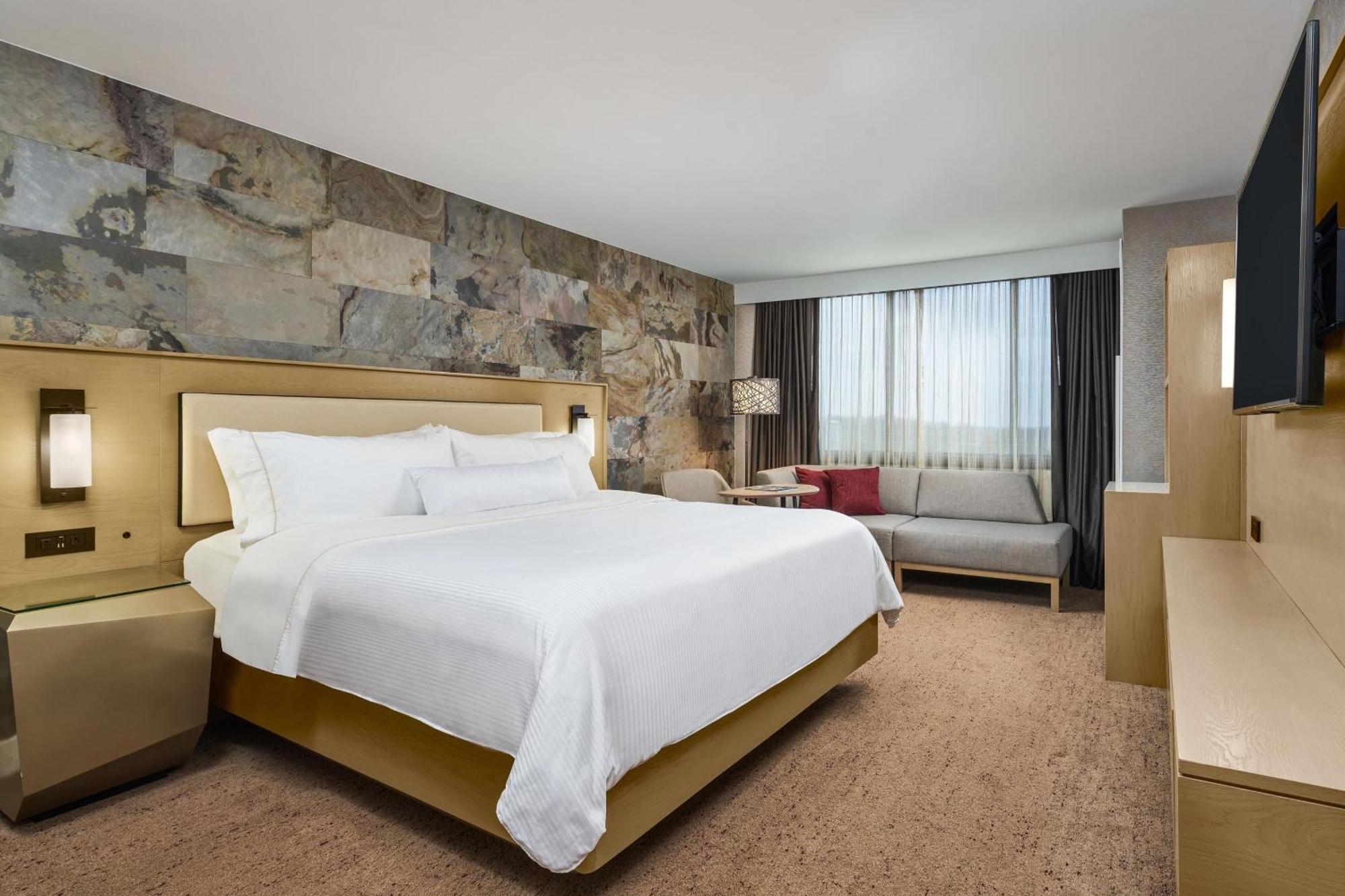 Guest Room, 1 King,1400187824:JPEG